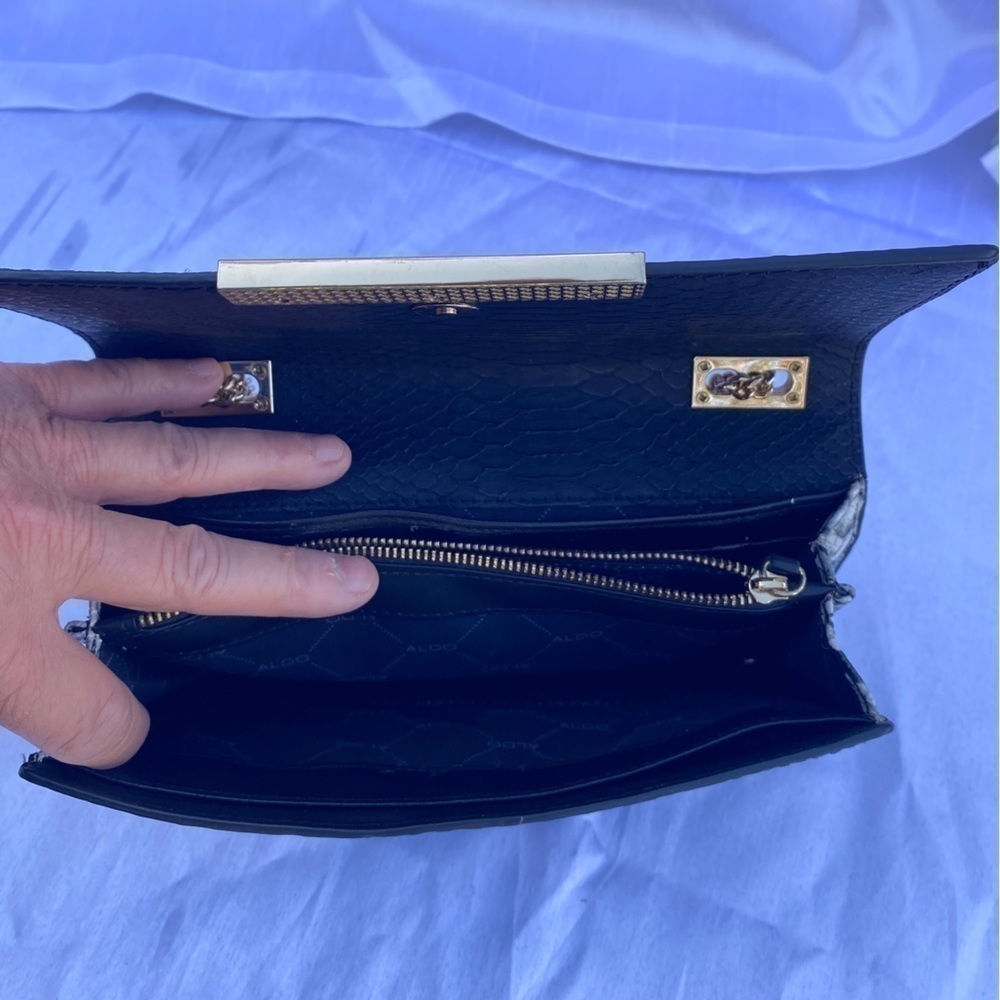 Aldo Clench Purse Black Snakeskin - Picture 9 of 15